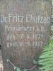 Dr. Fritz Chotzen 1871-1937, ordynator.  
A "Primrarzt" is an old word for a senior medical consultant, roughly equivalent to the modern Chefarzt in German. In the meantime the meaning has changed and today it stands for a primary practinioner. "a.D." means off-duty in the sense of retired. "geb" and "gest" stands for born and deceased respectively.

Translated by Christoph Gradmann christoph.gradmann@medisin.uio.no
Chrostoph! Thanks a lot from bagnowka